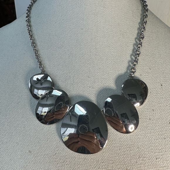Abstract mirror disc necklace - Picture 2 of 5